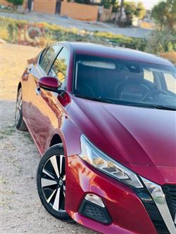 نيسان ألتيما